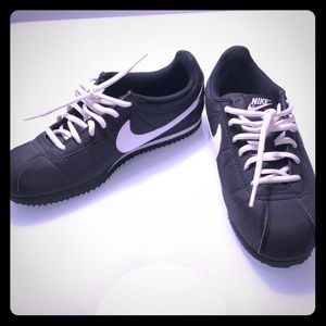 Nike Cortez size 7 Black